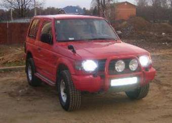 1995 Mitsubishi Pajero Pictures