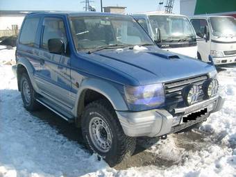 1995 Mitsubishi Pajero Photos