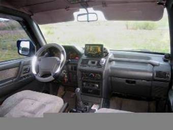 1995 Mitsubishi Pajero Photos
