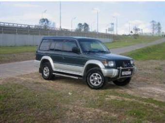 1995 Mitsubishi Pajero Photos