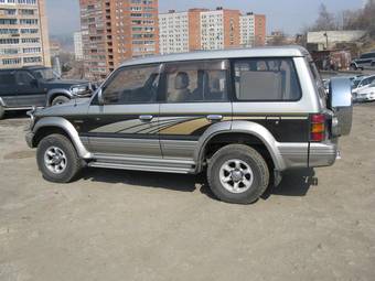 1995 Mitsubishi Pajero Photos