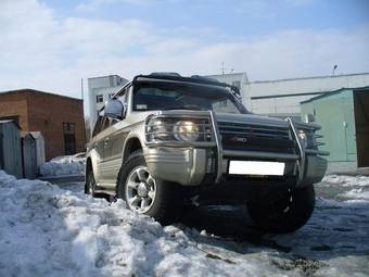 1995 Mitsubishi Pajero Photos