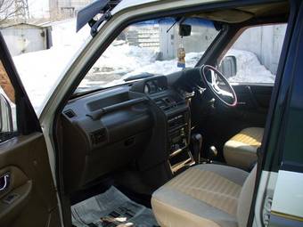 1995 Mitsubishi Pajero Images