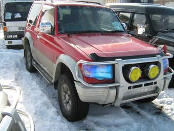 1995 Mitsubishi Pajero Pictures