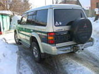 1995 Mitsubishi Pajero Photos