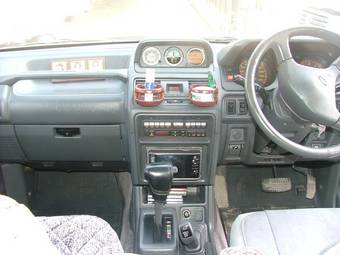 1995 Mitsubishi Pajero Pictures