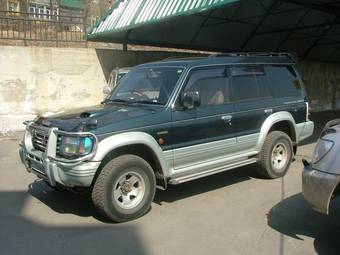1995 Mitsubishi Pajero Images