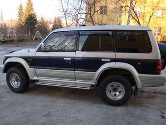 1995 Mitsubishi Pajero Pictures