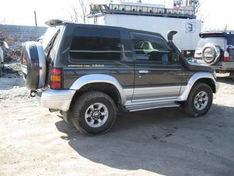1995 Mitsubishi Pajero Pics