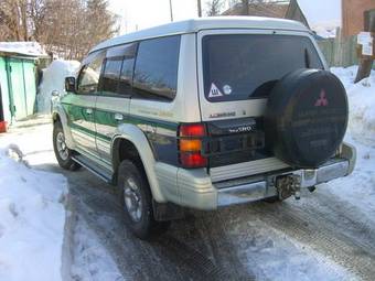 1995 Mitsubishi Pajero Photos