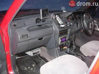 1995 Mitsubishi Pajero Photos