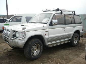 1995 Mitsubishi Pajero Pictures