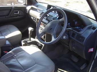 1995 Mitsubishi Pajero Pictures