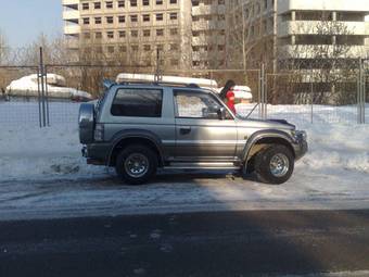 1995 Mitsubishi Pajero Images