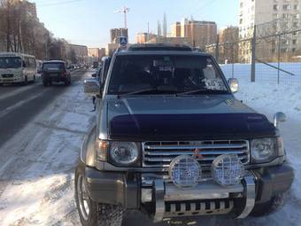 1995 Mitsubishi Pajero Pictures