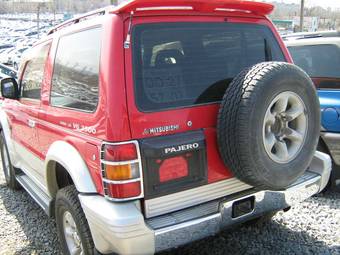 1995 Mitsubishi Pajero Images