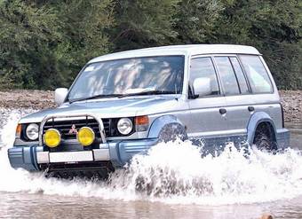 1995 Mitsubishi Pajero Pictures