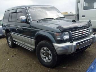 1995 Mitsubishi Pajero Photos