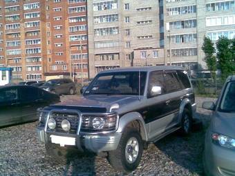 1995 Mitsubishi Pajero Pictures