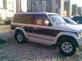 1995 Mitsubishi Pajero Images