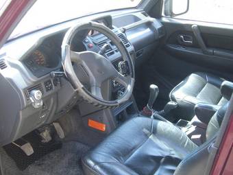 1995 Mitsubishi Pajero Photos