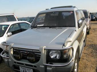 1995 Mitsubishi Pajero Photos