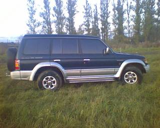 1995 Mitsubishi Pajero Photos