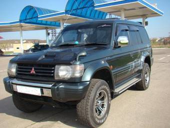 1995 Mitsubishi Pajero Photos