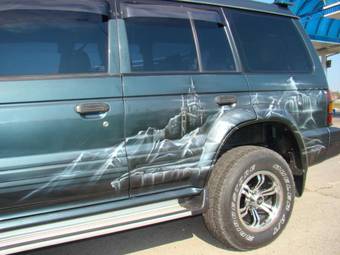 1995 Mitsubishi Pajero Photos