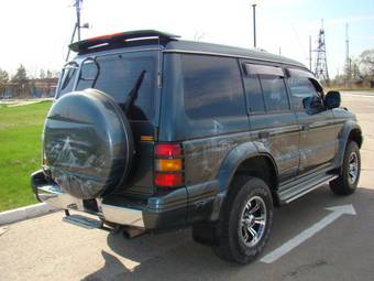 1995 Mitsubishi Pajero Pictures