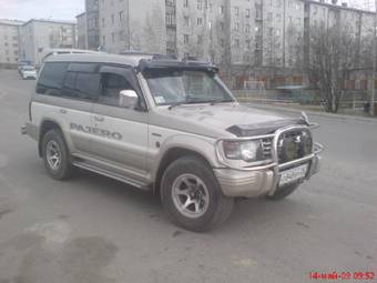 1995 Mitsubishi Pajero Photos