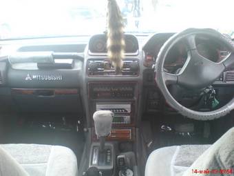 1995 Mitsubishi Pajero Pictures