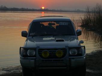 1995 Mitsubishi Pajero Photos