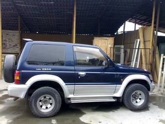 1995 Mitsubishi Pajero Images