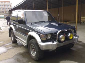 1995 Mitsubishi Pajero Pictures