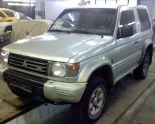 1995 Mitsubishi Pajero Photos