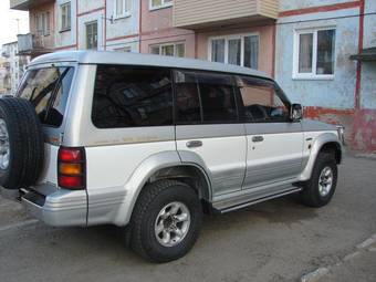 1995 Mitsubishi Pajero Pictures