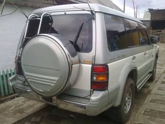 1995 Mitsubishi Pajero Pictures