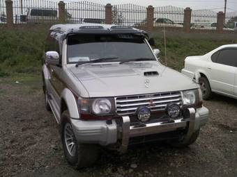 1995 Mitsubishi Pajero Pictures