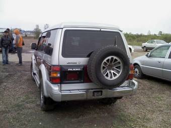 1995 Mitsubishi Pajero Photos