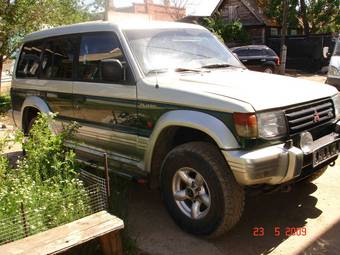 1995 Mitsubishi Pajero Photos