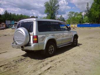 1995 Mitsubishi Pajero Photos