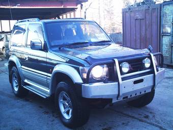 1995 Mitsubishi Pajero Photos