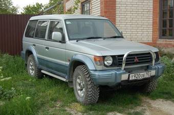 1995 Mitsubishi Pajero Photos