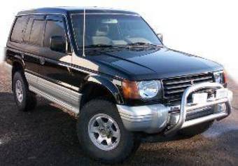 1995 Mitsubishi Pajero Pictures