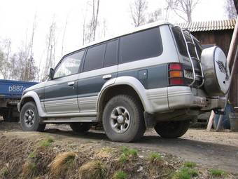 1995 Mitsubishi Pajero Photos