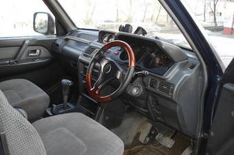 1995 Mitsubishi Pajero Pictures