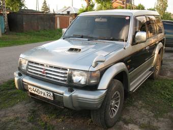 1995 Mitsubishi Pajero Pictures