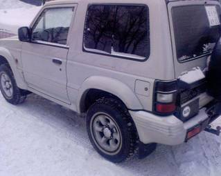 1995 Mitsubishi Pajero Photos
