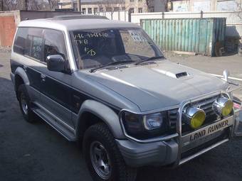 1995 Mitsubishi Pajero Photos